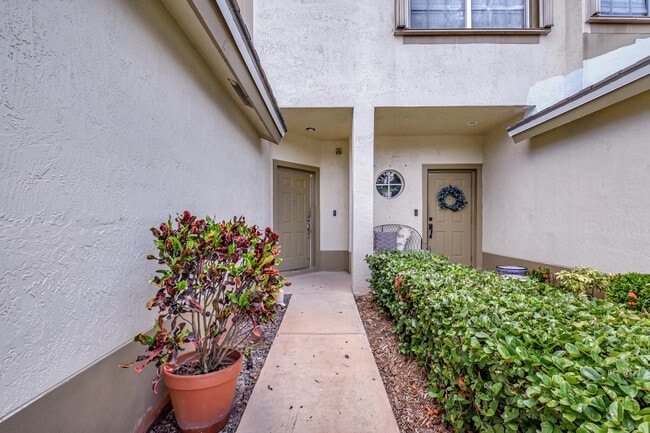 Building Photo - 6306 Crescent Lake Way