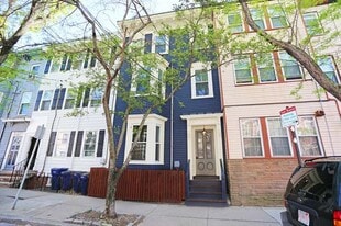 Building Photo - 71 Webster St