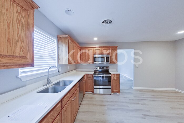 Building Photo - 10 Idlewood Ln