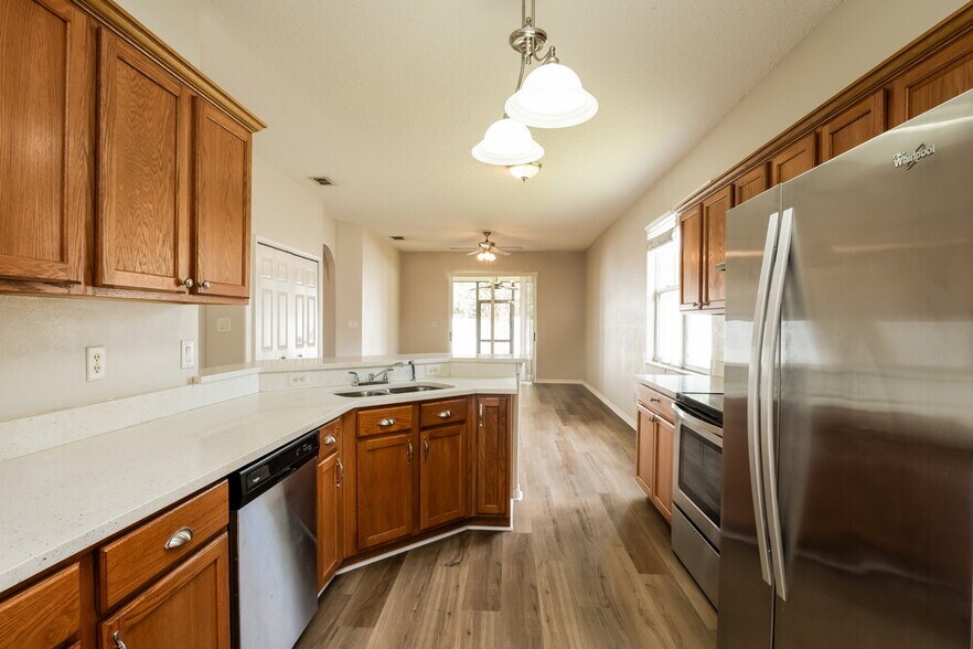 Building Photo - 1741 Mountclair Ct