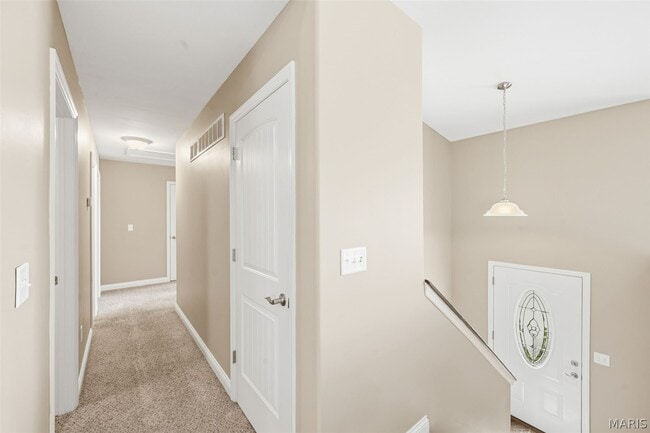 Building Photo - 305 Shadow Trace Dr