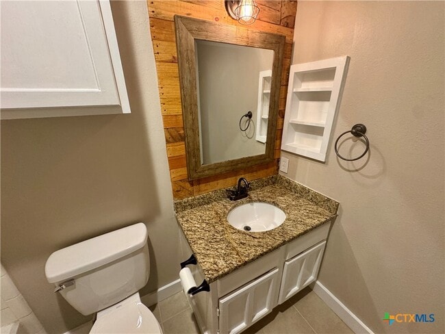 Building Photo - 1202 Thorpe Ln