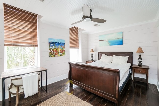 Building Photo - Fully Furnished, All Inclusive 1 Bedroom, 1 Bath Condo In the Heart of Downtown Charleston