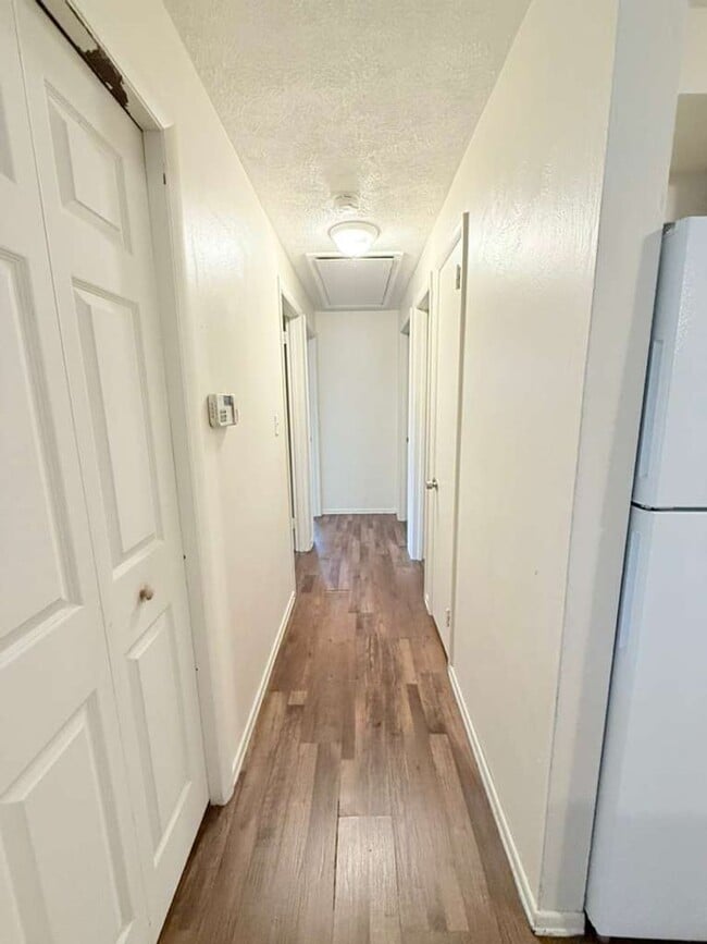 Building Photo - Beautiful UPDATED 3bd 2ba Home in Penn Hills!