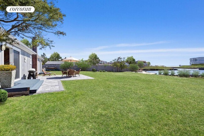 Building Photo - 25 Seatuck Ln