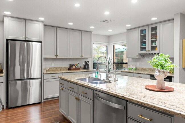 Building Photo - 4525 N 66th St