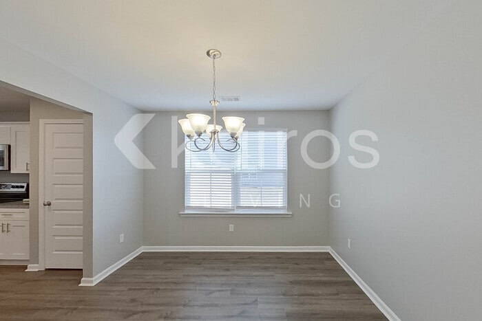 Building Photo - 140 Western Red Cedar Dr