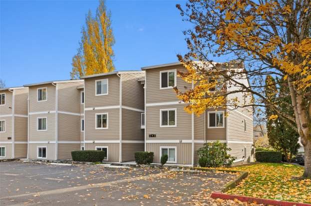 Building Photo - 12415 NE 130th Ct