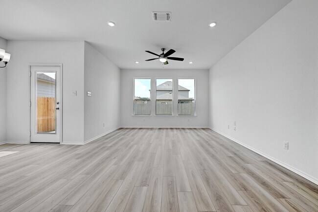 Building Photo - 216 Skipping Stone Run