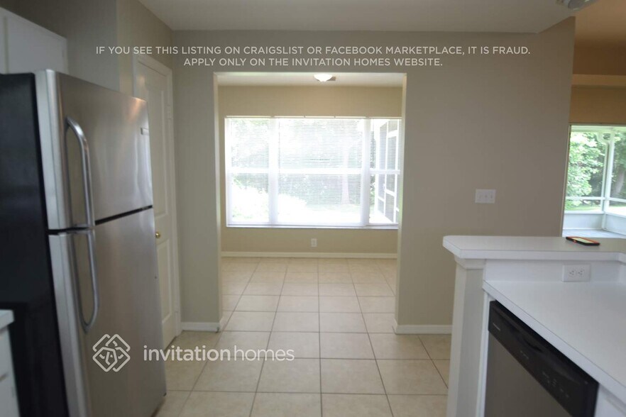 Building Photo - 28423 Meadowrush Way