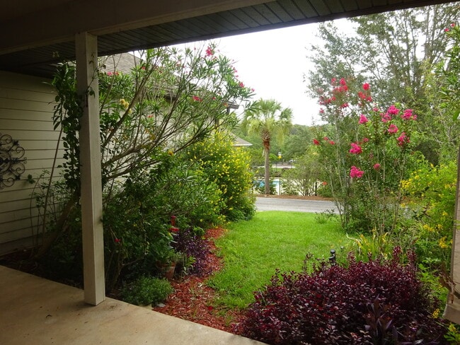 Building Photo - Great Home in Ellis Park. Sub Lease