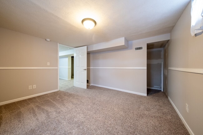 Building Photo - 3531-2 1/2 2 1/2 St NE