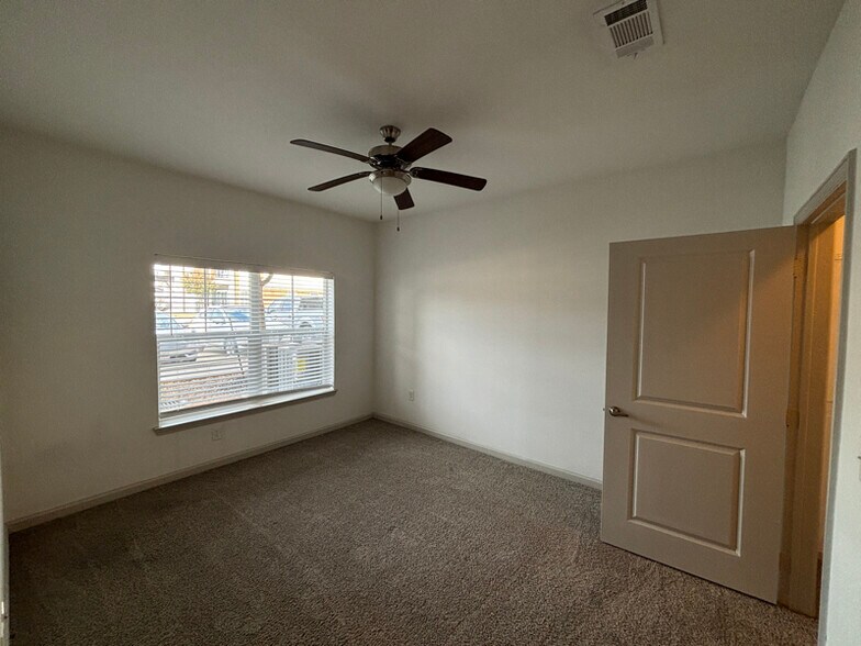 Building Photo - 1271 Sadler Drive