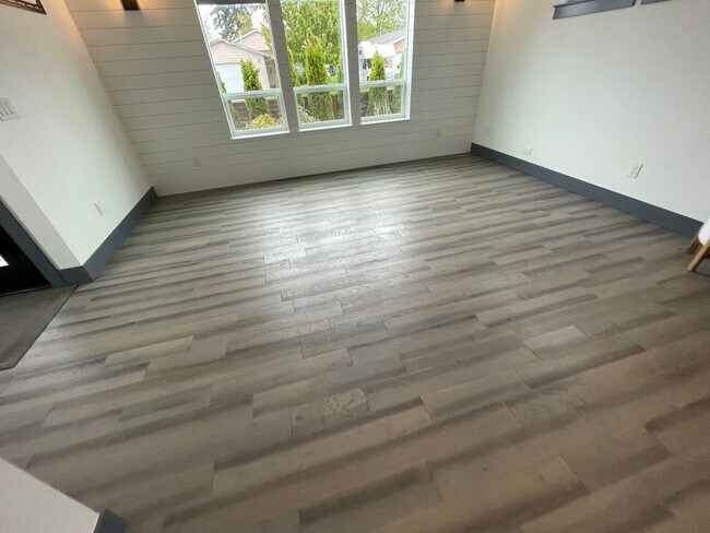 Building Photo - AJJ1438