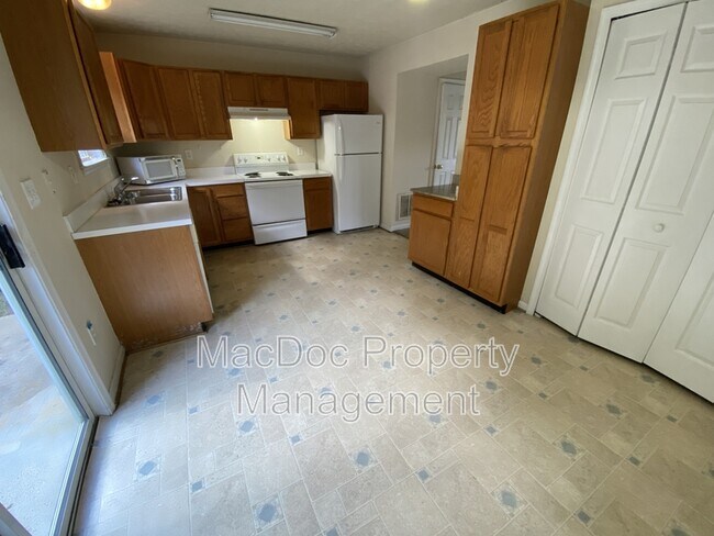 Building Photo - 9740 W Midland Way