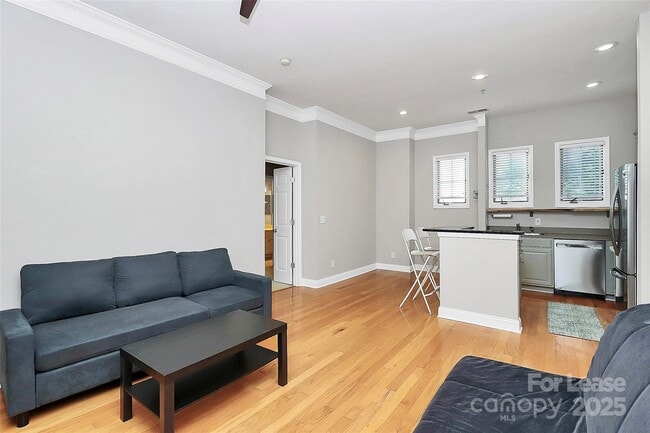 Building Photo - 793 Garden District Dr