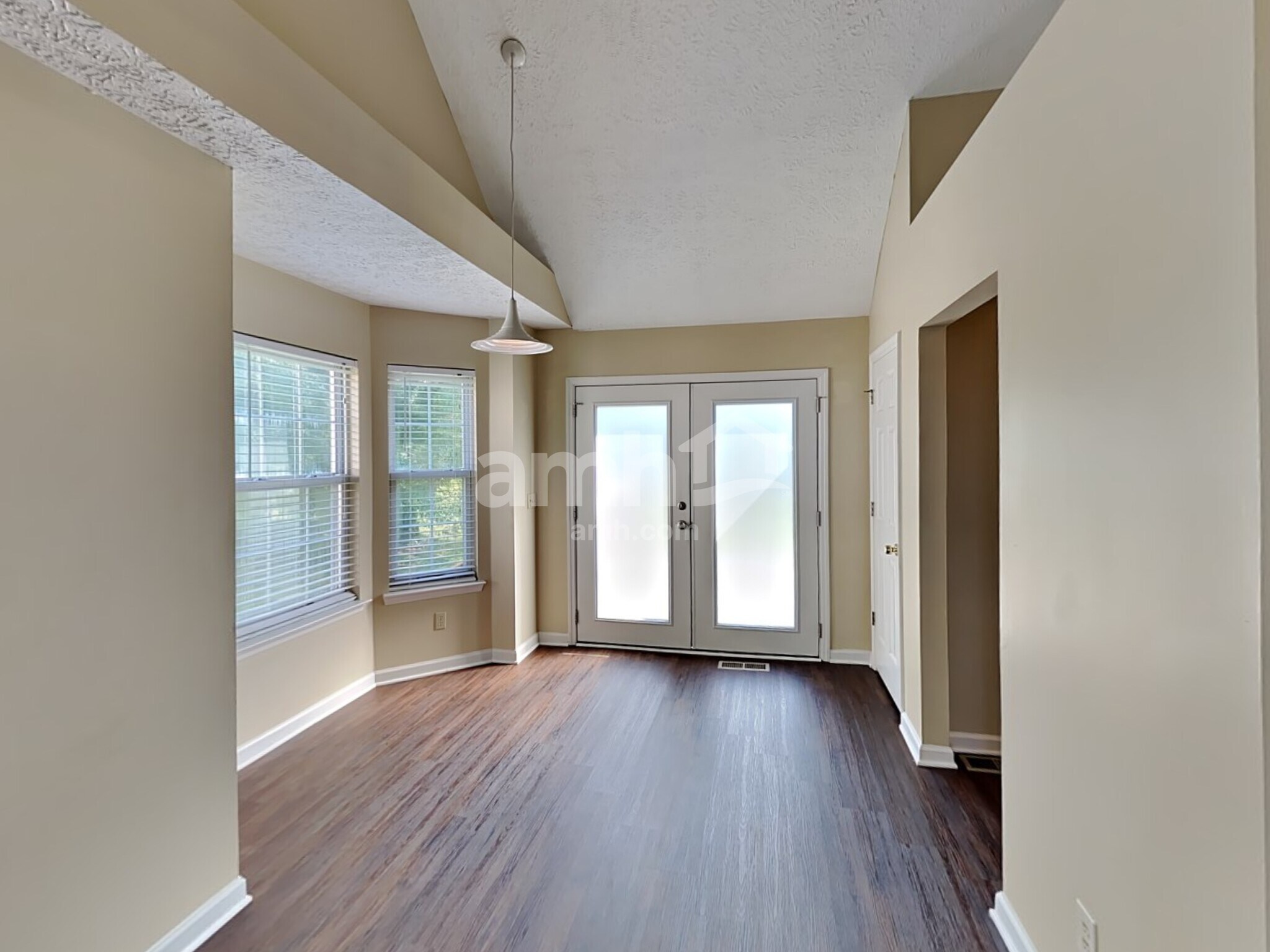 Building Photo - 620 Creekfront Dr