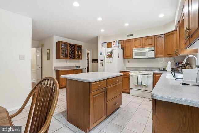 Building Photo - 1316 Heller Dr