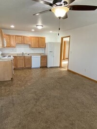 Building Photo - 222 Glenda Dr