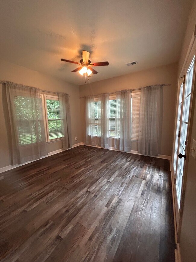 Building Photo - Huge 4BR home in beautiful neighborhood Wellborn Village in Ladson!