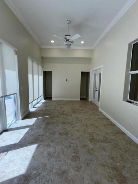 Building Photo - 969 Meadow Ave