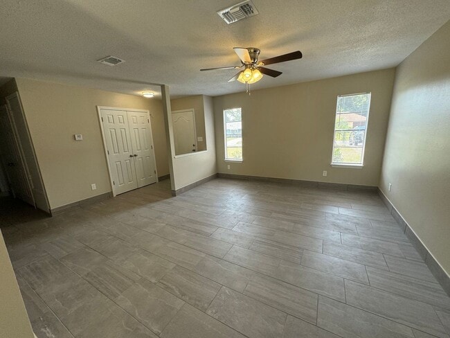 Building Photo - 7823 Coronet Ln