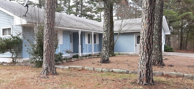 Building Photo - 204 Snead Dr