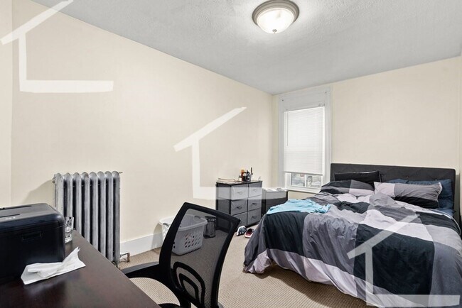 Building Photo - Huge one bed one bath in Brighton...