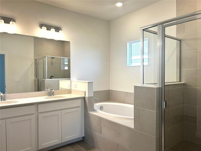 Building Photo - 6637 SW 89th Loop