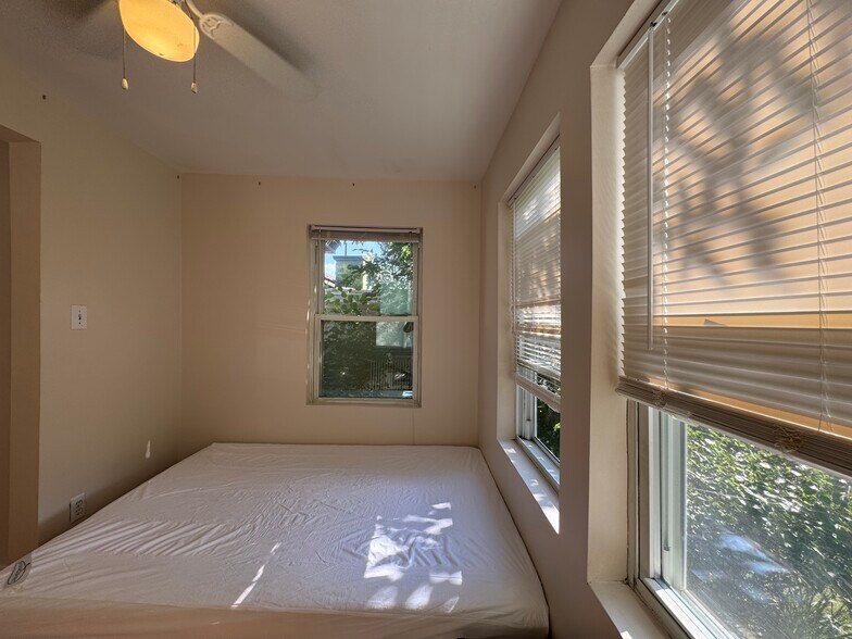 Building Photo - 5709 Melvin St