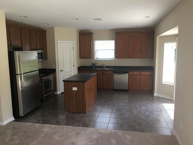 Building Photo - Gorgeous Home in Country Walk Community
