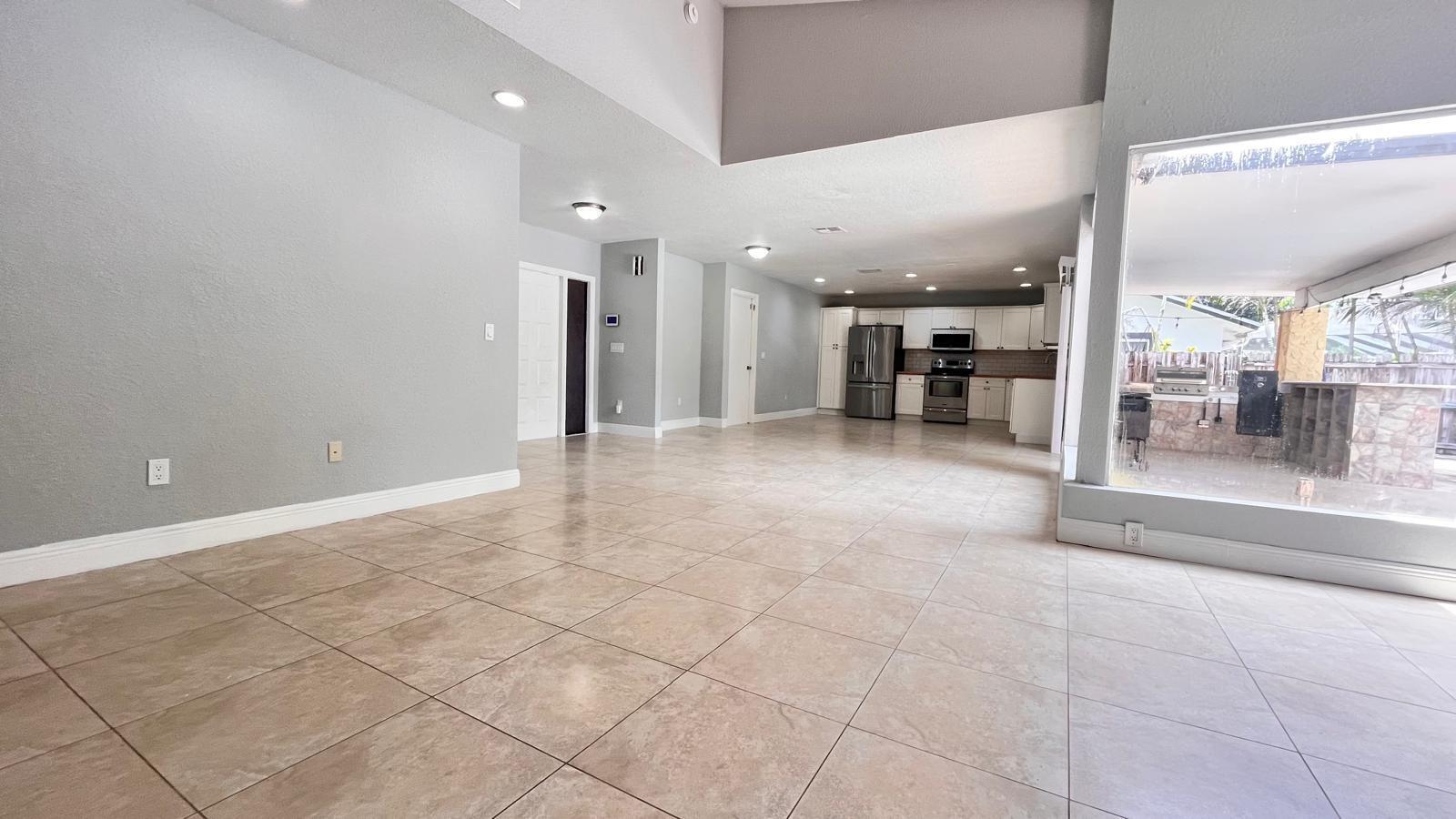 Building Photo - 11535 Sanderling Dr