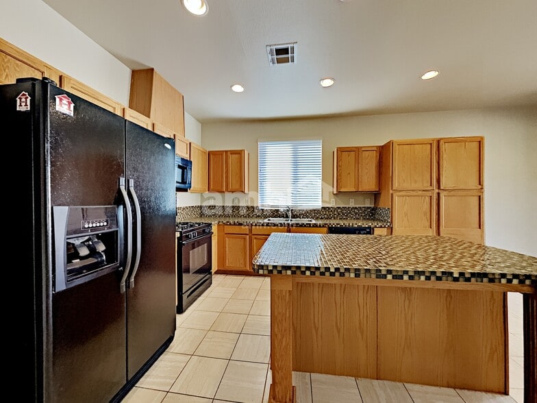 Building Photo - 520 Moses Lake Ct