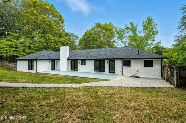 Building Photo - 1113 Springfield Dr