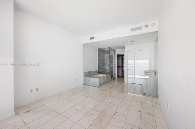 Building Photo - 480 NE 31st St