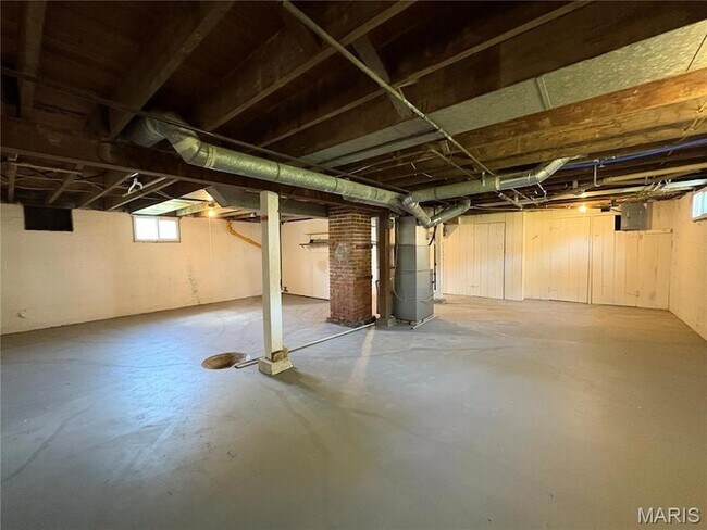 Building Photo - 615 Horn St