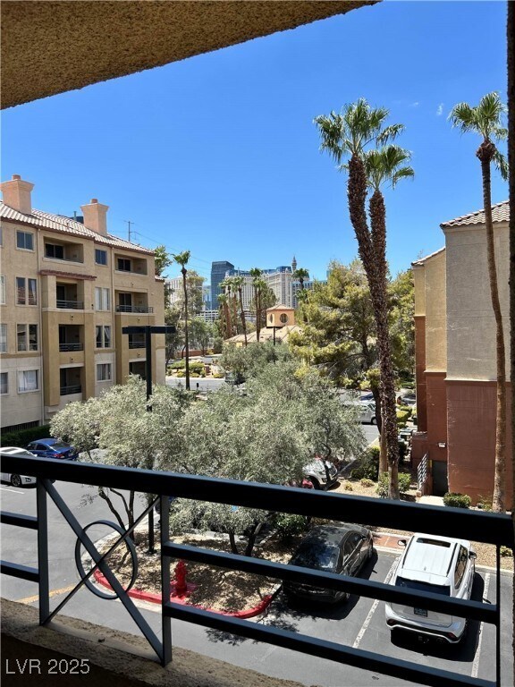 Building Photo - 270 E Flamingo Rd