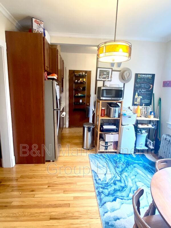 Building Photo - 1063 W Dakin St