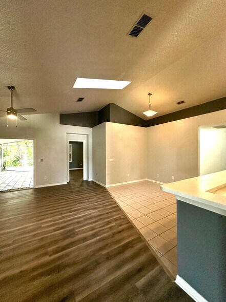 Building Photo - 10209 Rivers Trail Dr