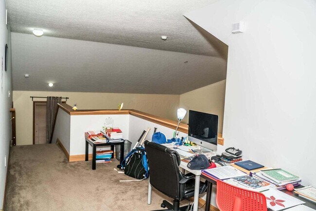 Building Photo - 1664 Boxwood Dr