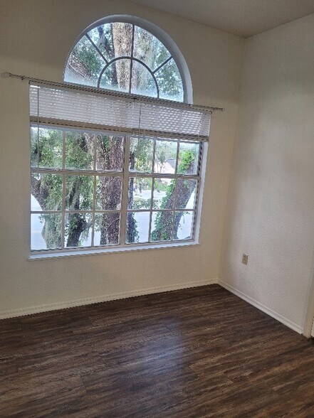 Building Photo - 1603 Columbia Arms Cir