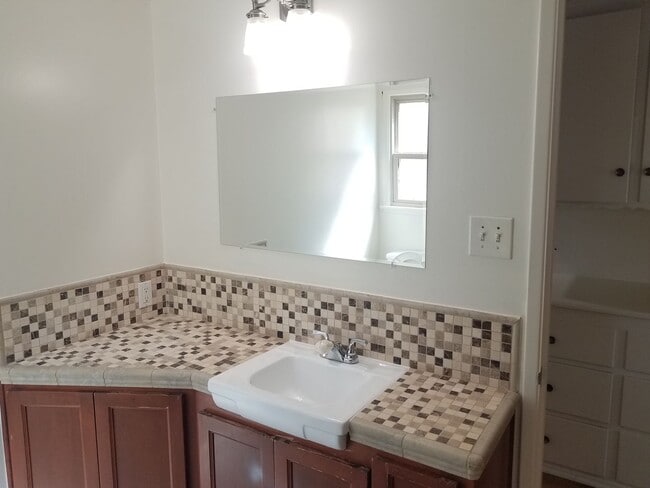 Building Photo - 4 Bedroom Mid-Century Classic Fullerton Ho...