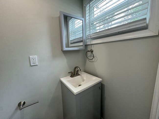 Building Photo - Completely Updated THREE BEDROOM TWIN!