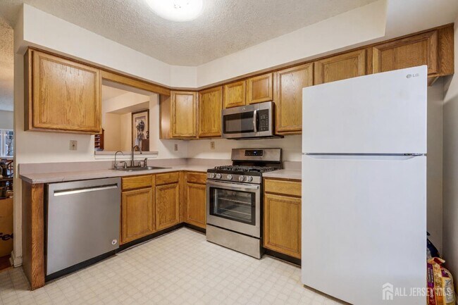 Building Photo - 117 N Barrow Pl