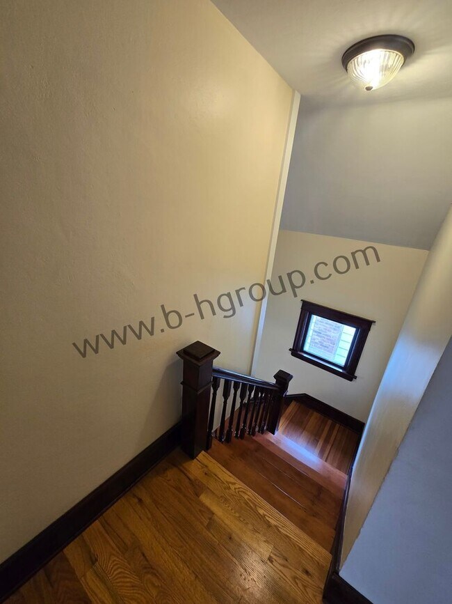 Building Photo - 609 45th St
