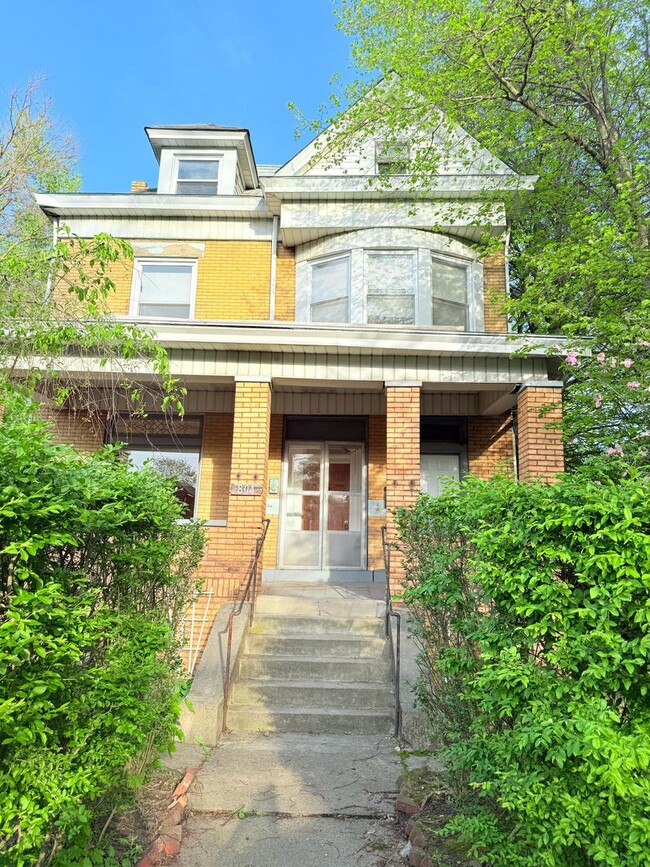 Primary Photo - 804 Heths Ave