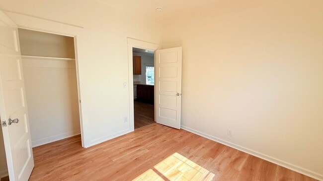 Building Photo - 496 Meek Ave
