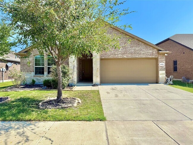 Primary Photo - 4016 Spur Trail Dr