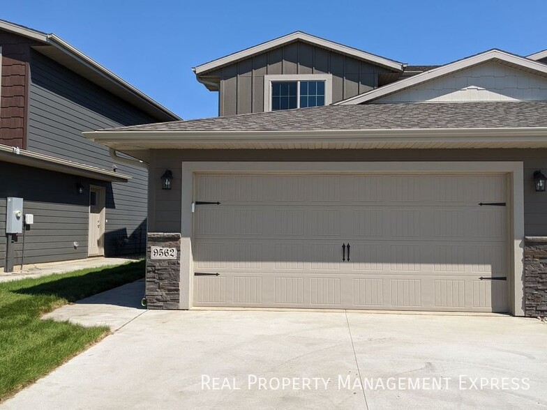 Building Photo - 3 Bed 1.5 Bath on the West Side of Sioux F...