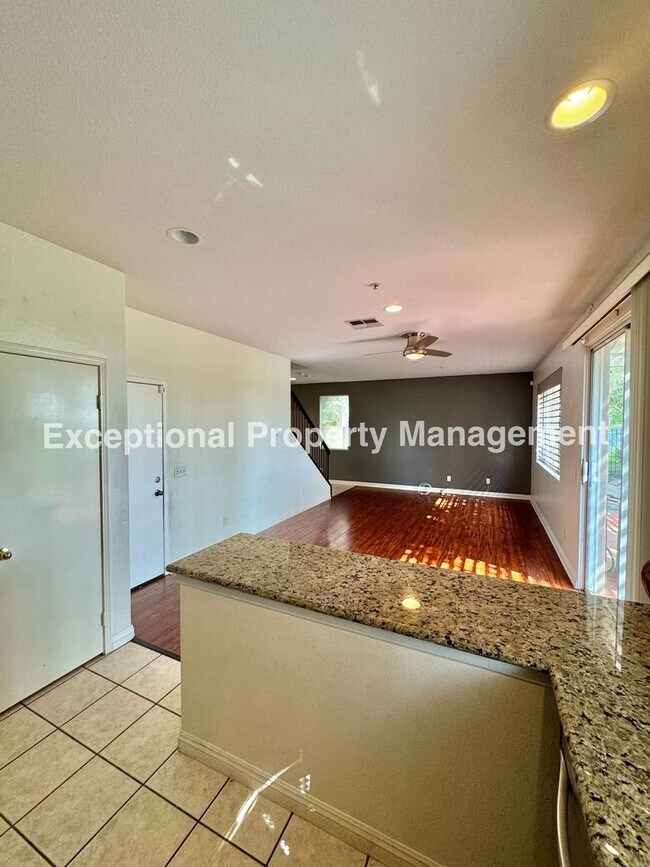 Building Photo - Beautiful Golf Course Home